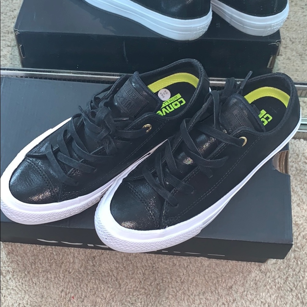 Converse Black White 6 Like New Women Chuck Taylor